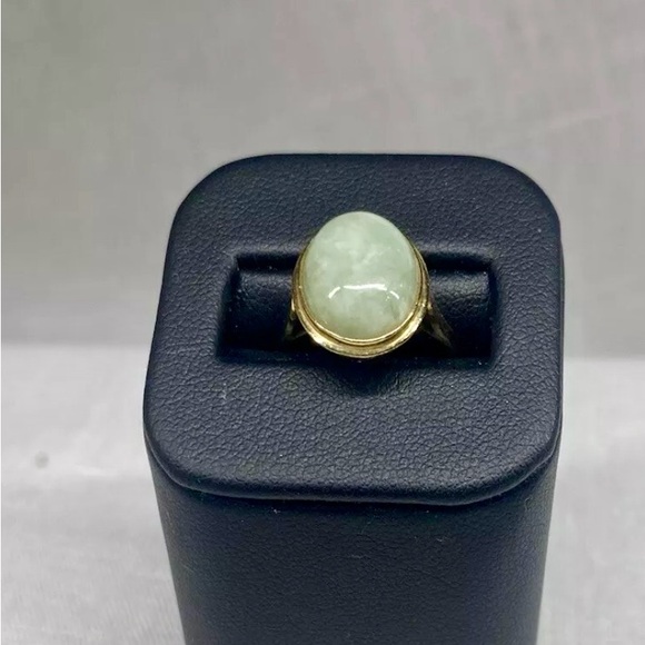 VINTAGE Jade 14K Solid Gold Oval Cabochon Ring Size 5 - Picture 8 of 12